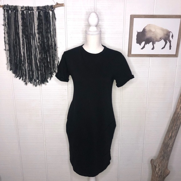 Athleta Dresses & Skirts - Athleta black sweatshirt dress with pockets